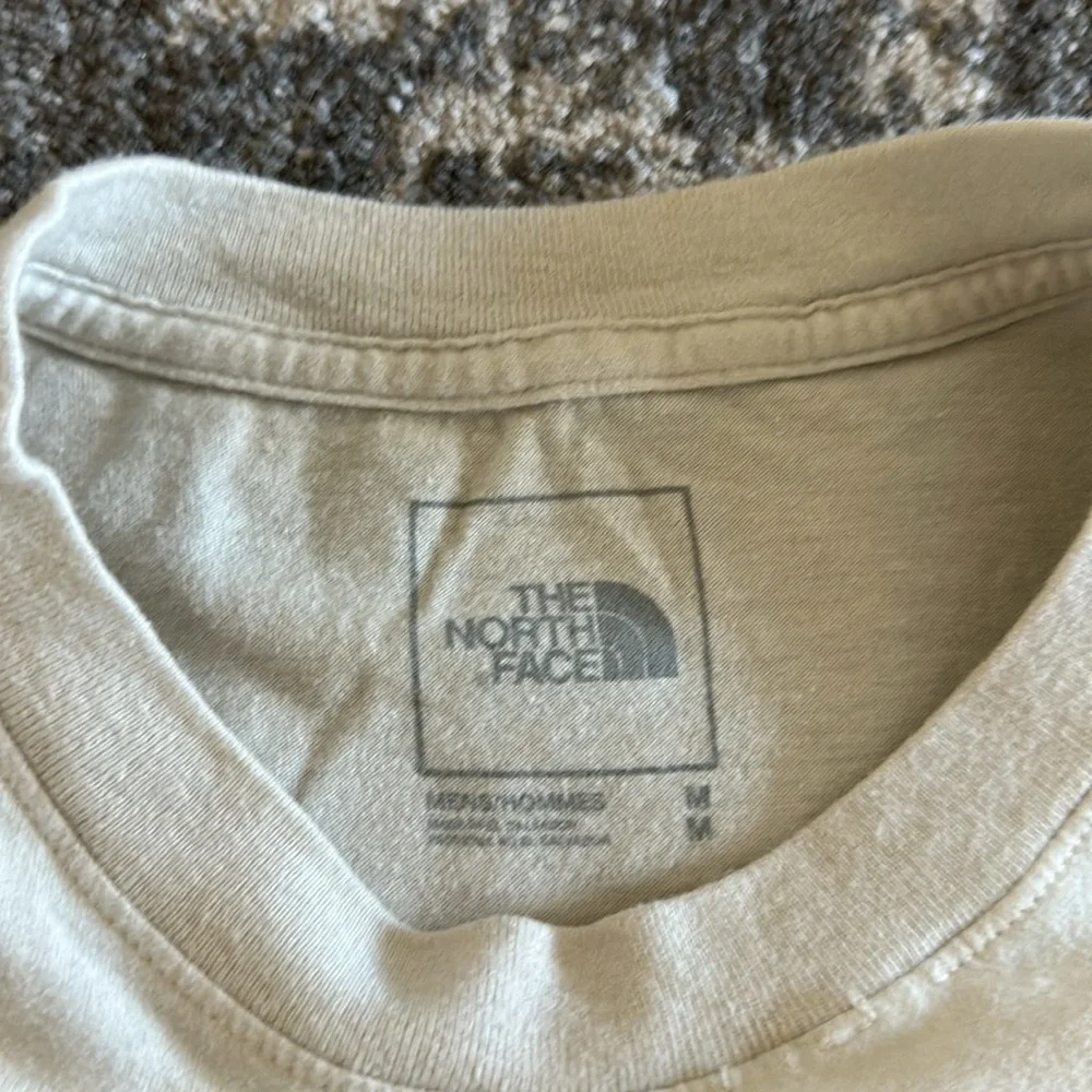 The North Face Shirt Size Men’s: Medium - Picture 3 of 4